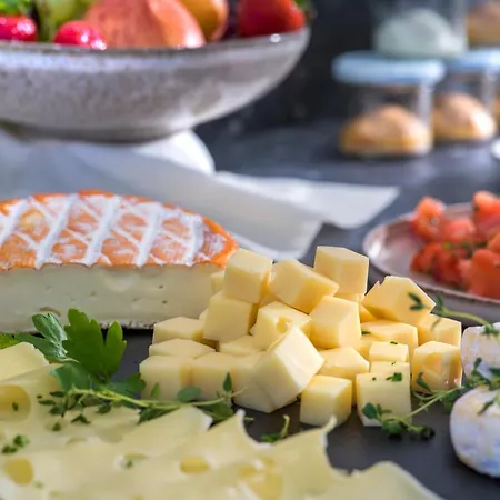 Hi5-hotel Seiersberg Отель *