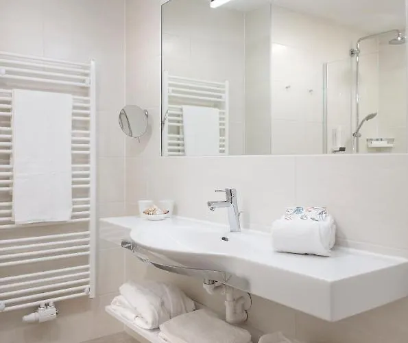 Hi5-hotel Seiersberg Szálloda *